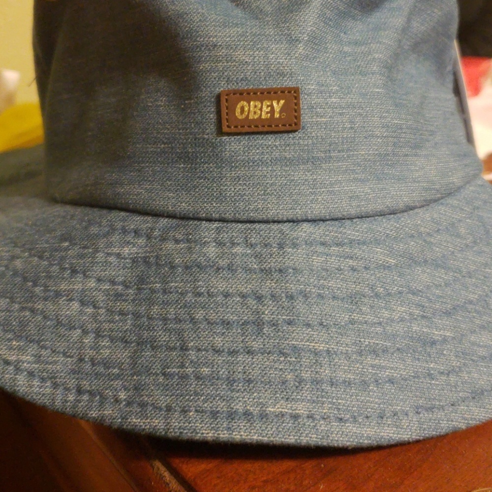 Obey bucket hat